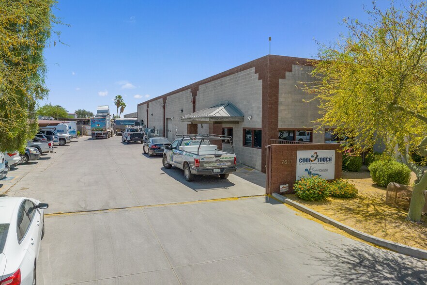 More Photos Of 7611 N 74th Ave, Glendale Warehouse For Lease
