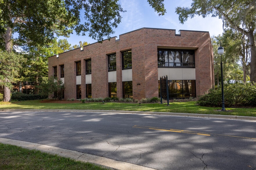 More Photos Of 2750 NW 43rd St, Gainesville Office For Lease