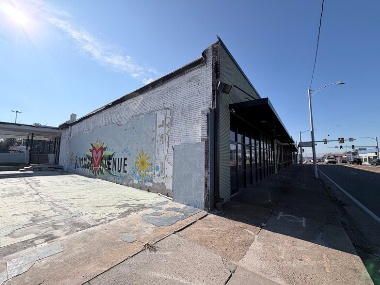 More Photos Of 3393-3437 Summer Ave, Memphis Storefront For Lease