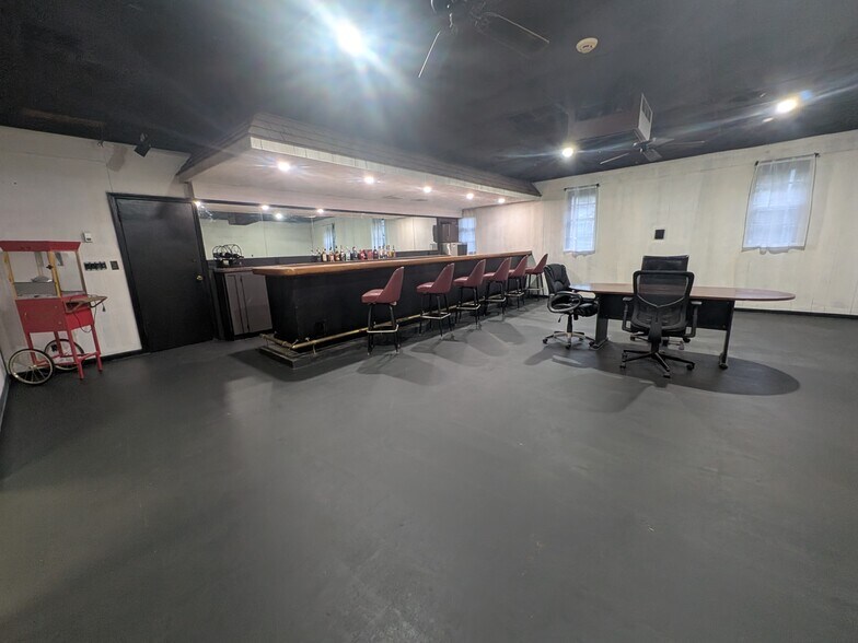 More Photos Of 13137 Wornall Rd, Kansas City Office For Sale