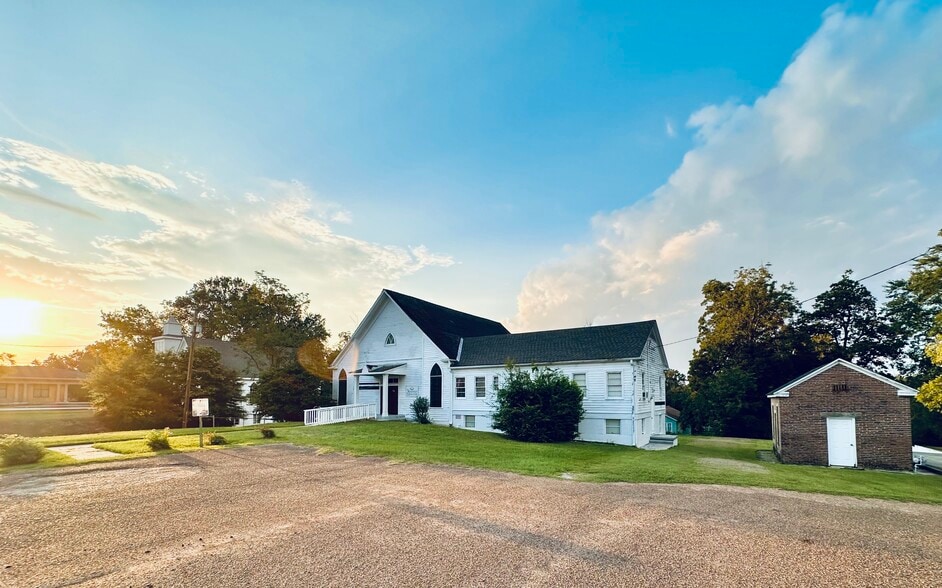 Primary Photo Of 504 Main St, Woodville Religious Facility For Sale