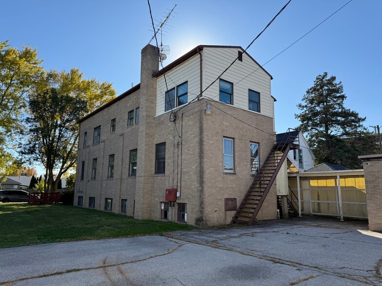 More Photos Of 224 E Rensselaer St, Bucyrus General Retail For Sale