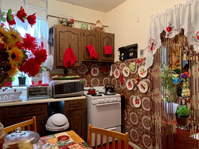 More Photos Of 600 Wyona St, Brooklyn Apartments For Sale