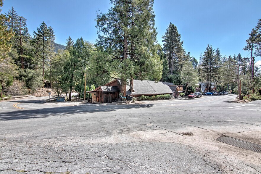 More Photos Of 54905 N Circle Dr, Idyllwild-Pine Cove Restaurant For Lease