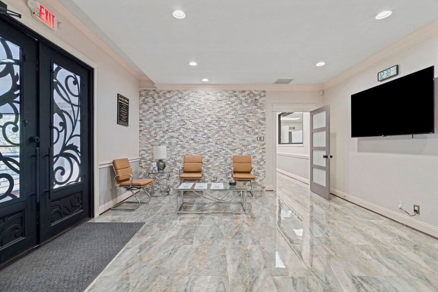 More Photos Of 25010 Oakhurst Dr, Spring Medical For Sale