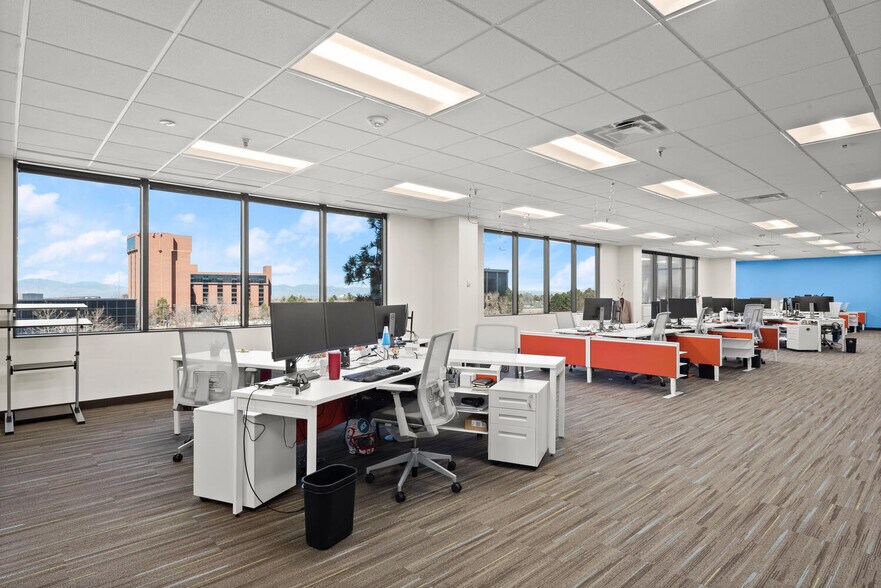 More Photos Of 3131 S vaughn Way, Aurora Unknown For Lease