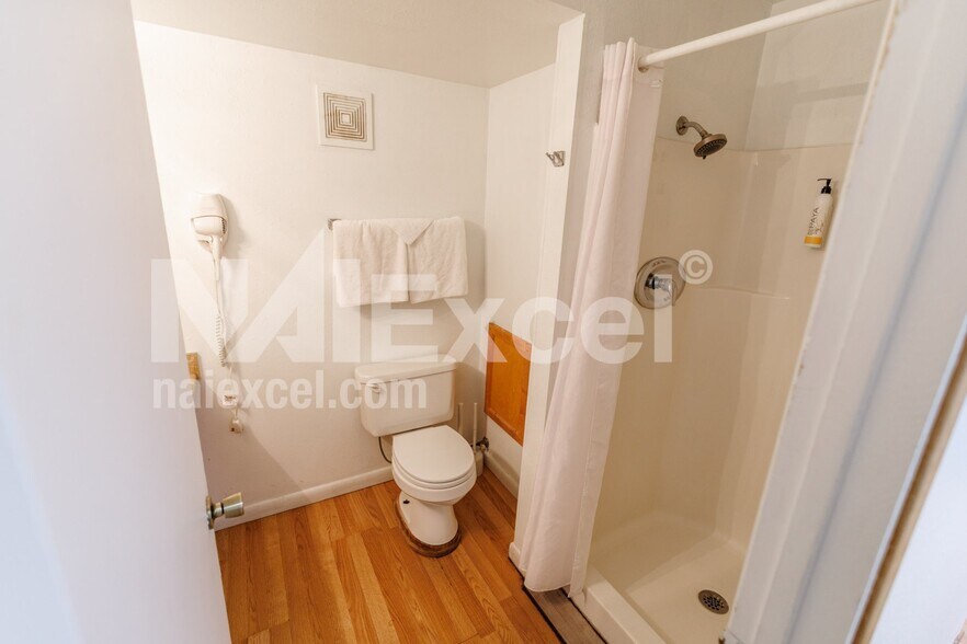 More Photos Of 1075 S Highway 191, Moab Hotel For Sale