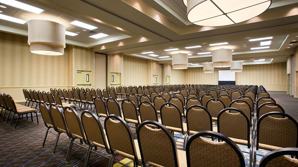 More Photos Of 6921 S Lindbergh Blvd, Saint Louis Hotel For Sale
