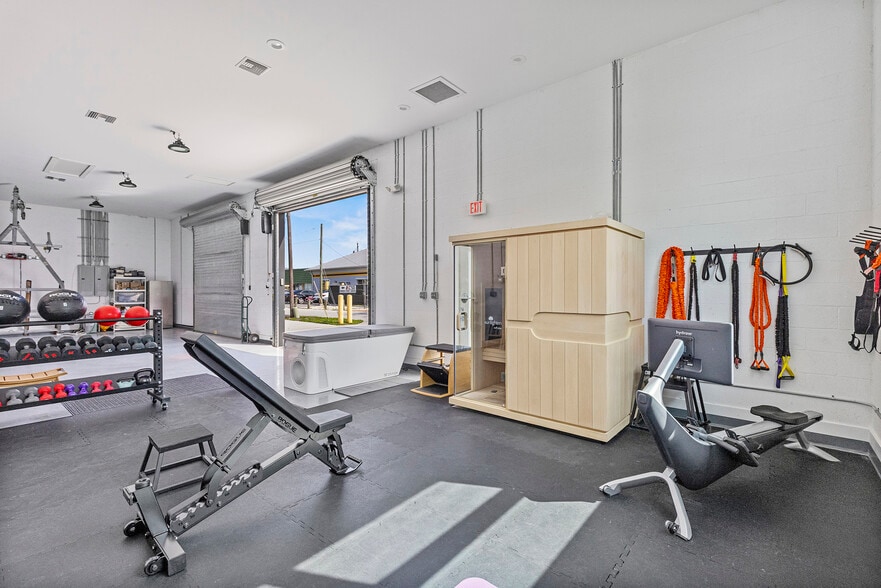 More Photos Of 319 SE Florida St, Stuart Warehouse For Sale