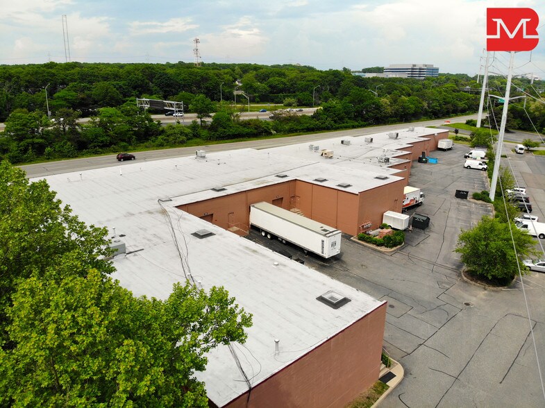 More Photos Of 3100-3124 Expressway Dr S, Islandia Warehouse For Lease