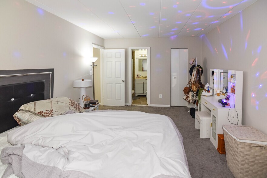 More Photos Of 3809 Clarks Ln, Baltimore Apartments For Sale