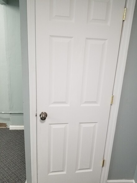 More Photos Of 22 Van Buren Ave, Floral Park Warehouse For Lease