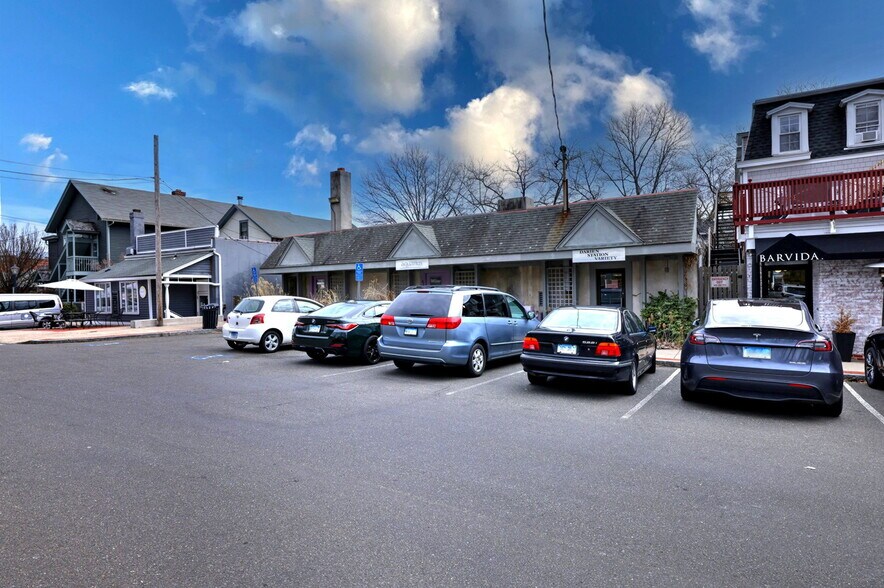 More Photos Of 873 Boston Post Rd, Darien Storefront For Lease