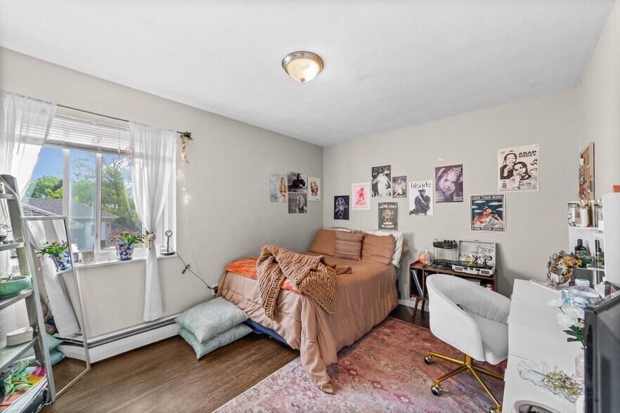 More Photos Of 5216 E Lake Rd, Sheffield Lake Apartments For Sale