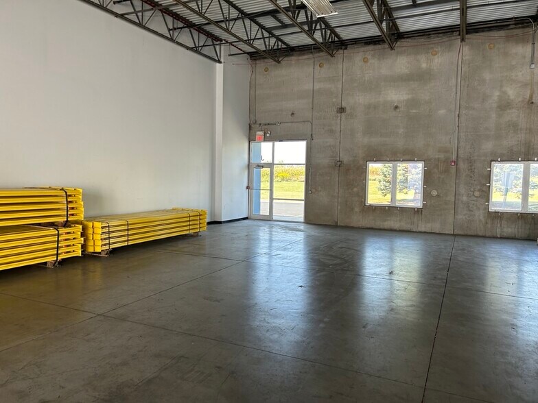 More Photos Of 720 N Heartland Dr, Sugar Grove Warehouse For Lease