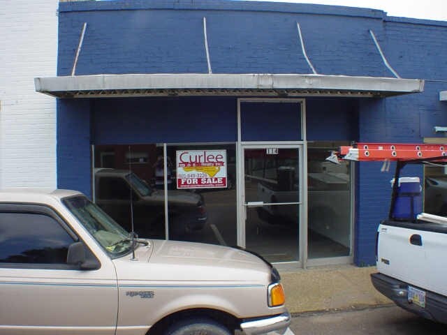 More Photos Of 114 1st St NE, Magee Storefront For Lease