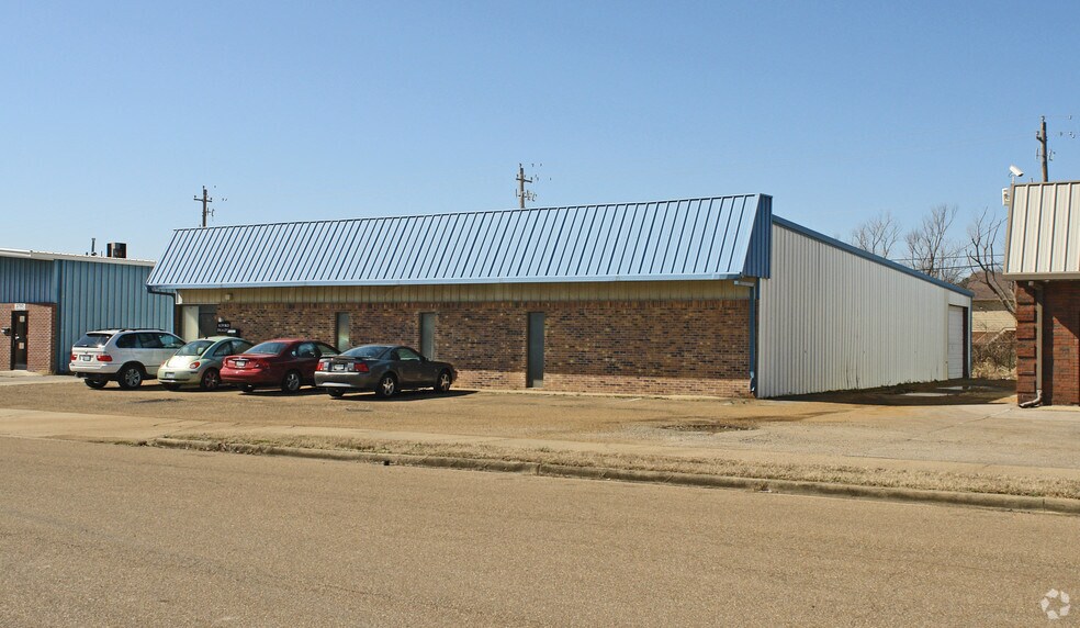 More Photos Of 3791 Contractors Pl, Memphis Flex For Sale