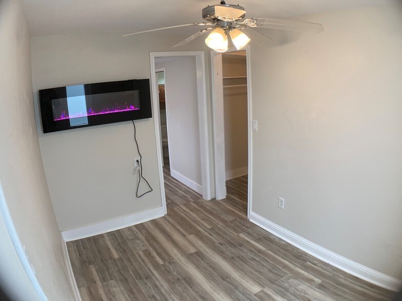 More Photos Of 2745 Wagon Trail Rd, Pearland Auto Repair For Sale