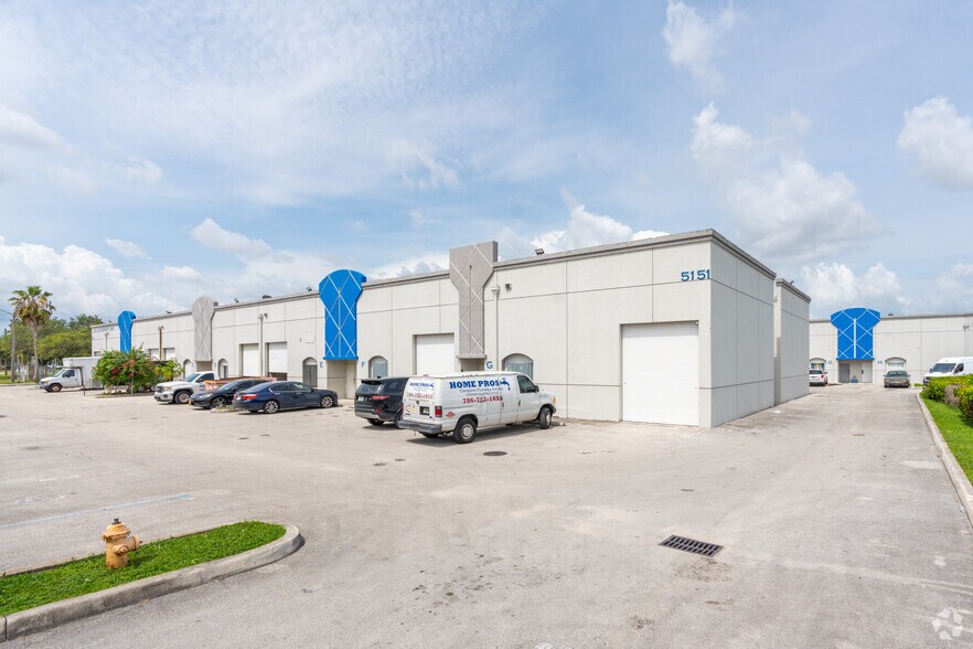 More Photos Of 5111 NW 159th St, Miami Lakes Unknown For Lease