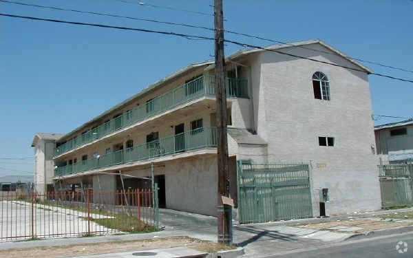 Primary Photo Of 8307 S Figueroa St, Los Angeles Apartments For Sale