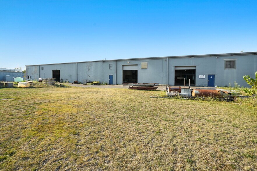 More Photos Of 1711 Woodland Ave, Columbus Warehouse For Lease