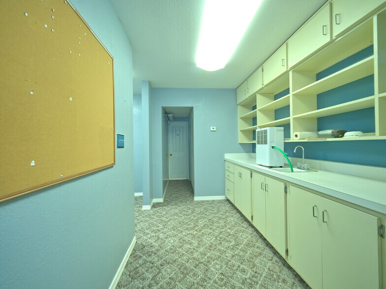 More Photos Of 629 S Broad St, Brooksville Office For Sale