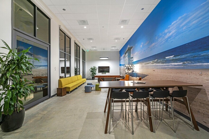 More Photos Of 2385 Northside Dr, San Diego Office For Lease