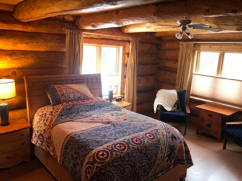 More Photos Of 465 Westover Rd, Two Harbors Specialty For Sale