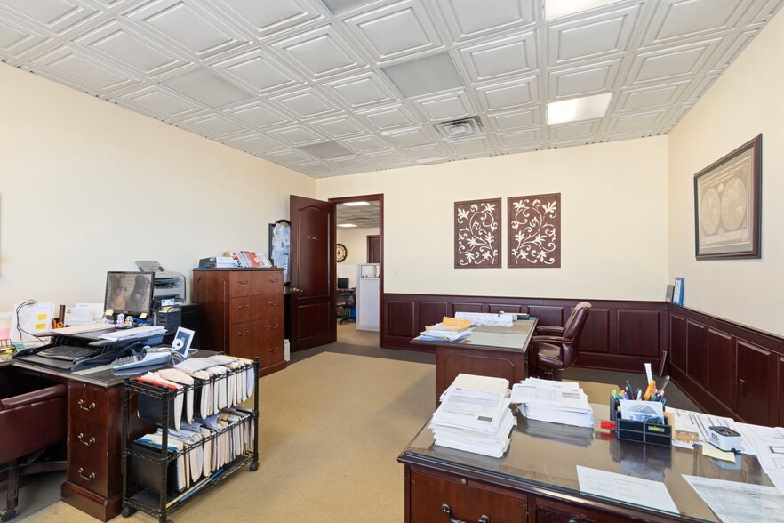 More Photos Of 188 Van Buren St, Staten Island Warehouse For Sale