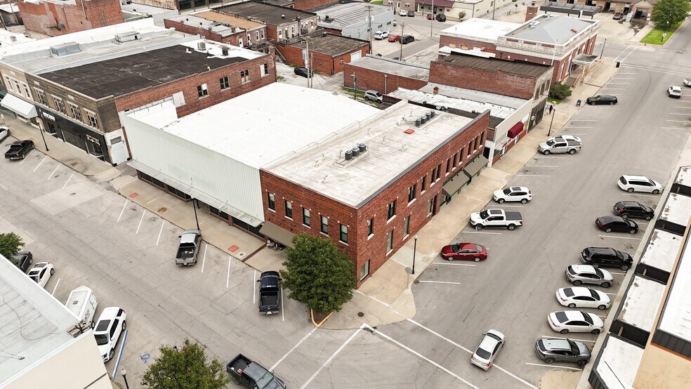 More Photos Of 301-303 W Reed St, Moberly Office For Lease