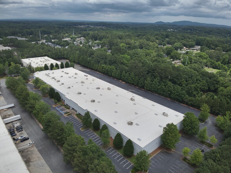More Photos Of 175 Chastain Meadows Ct, Kennesaw Warehouse For Lease