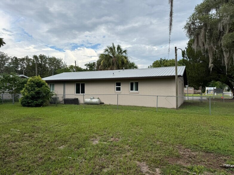 More Photos Of 20785 W McKinney Ave, Dunnellon Office For Sale