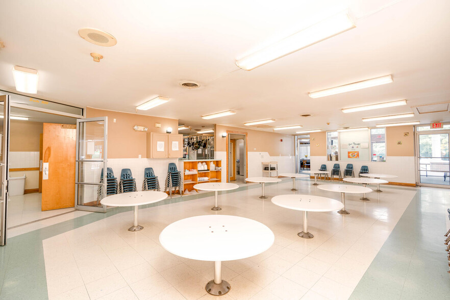 More Photos Of 2081 Mesa Valley Way, Austell Specialty For Sale