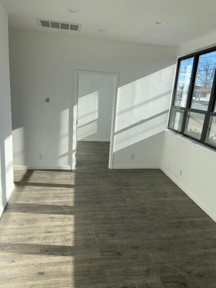 More Photos Of 828 Hempstead Tpke, Franklin Square Medical For Sale