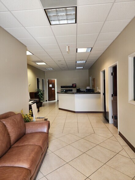 More Photos Of 8141 Mainline, Fort Myers Warehouse For Lease