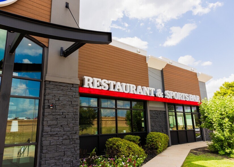 More Photos Of 6501 North Fwy, Fort Worth Restaurant For Sale