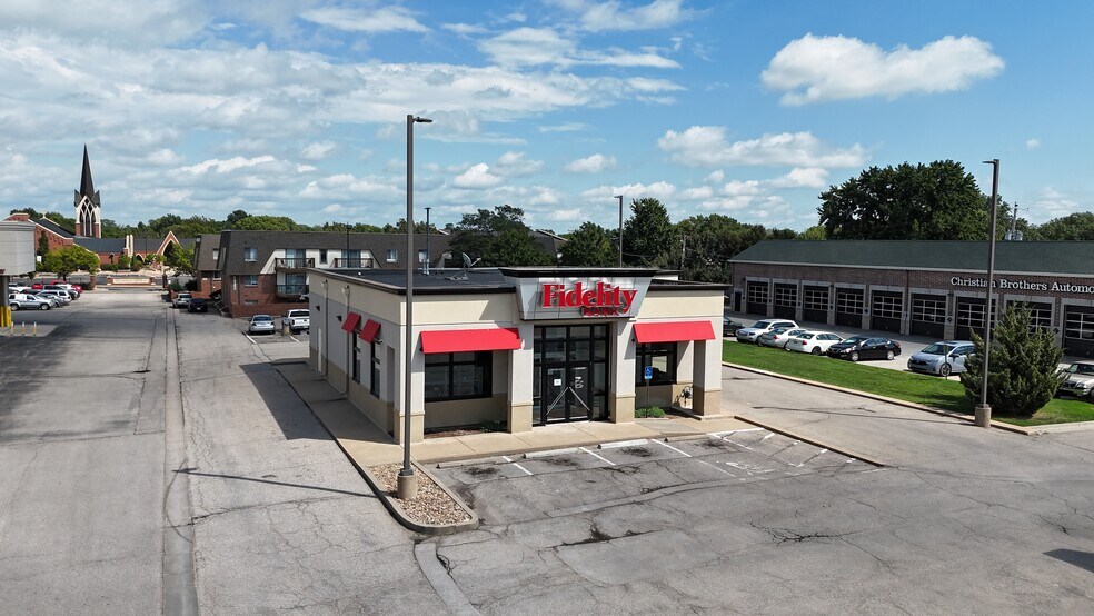 Primary Photo Of 1306 N Woodlawn St, Wichita Bank For Lease