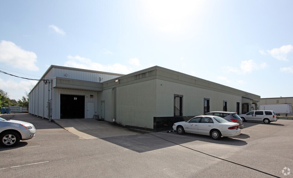 More Photos Of 3890 A Pasco St, Pensacola Unknown For Lease