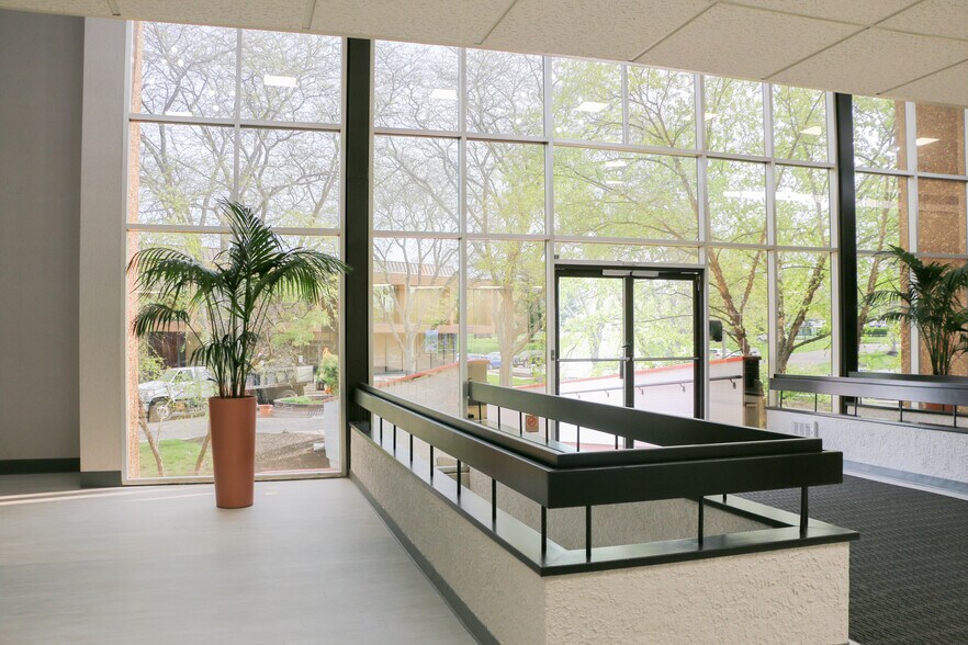 More Photos Of 6797 N High St, Worthington Office For Lease