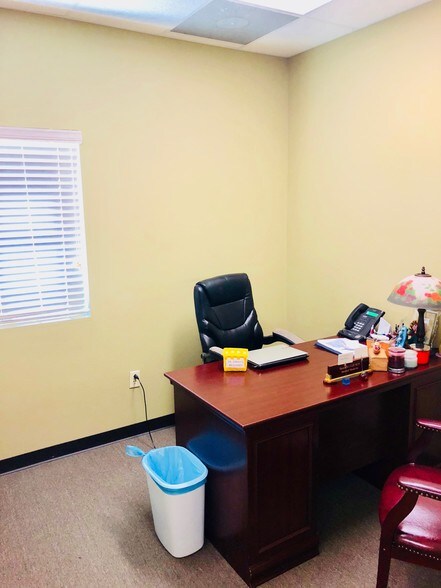 More Photos Of 1229 Creekway Dr, Sugar Land Medical For Lease