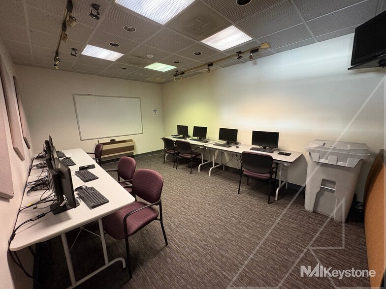 More Photos Of 35 S Dwight St, West Lawn Office For Lease