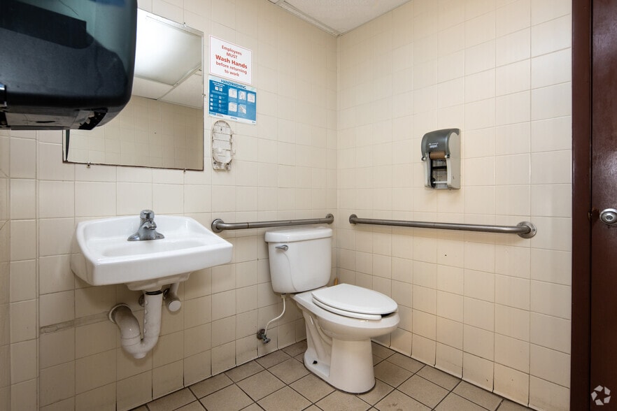 More Photos Of 5601-5671 S Orange Ave, Orlando Unknown For Lease