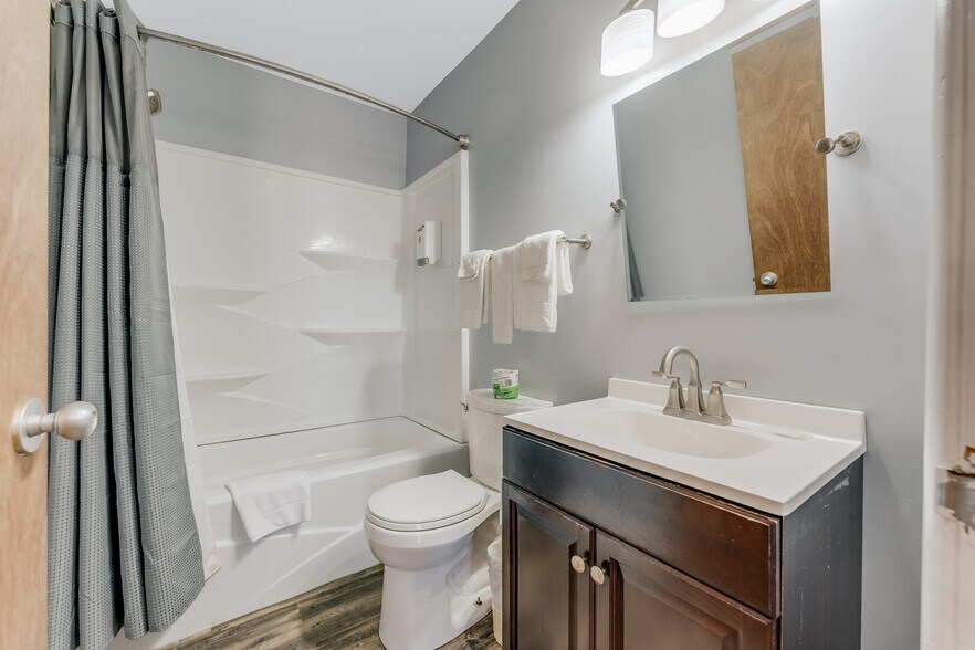 More Photos Of 21507 Seneca Trl, Marlinton Hotel For Sale