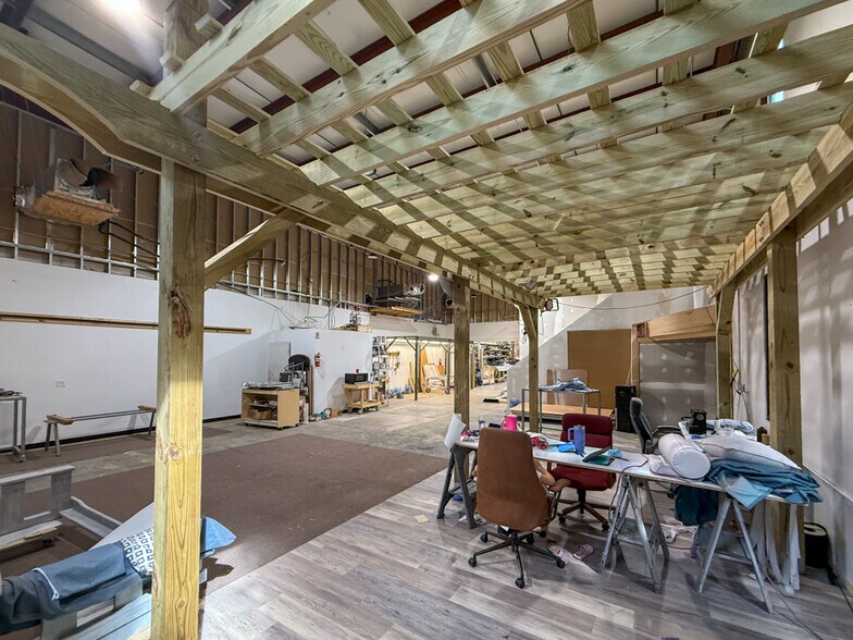 More Photos Of 2300 Clements Ferry Rd, Charleston Warehouse For Lease