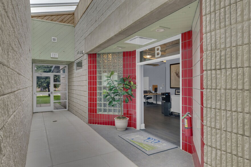 More Photos Of 100 Gaither Dr, Mount Laurel Medical For Lease