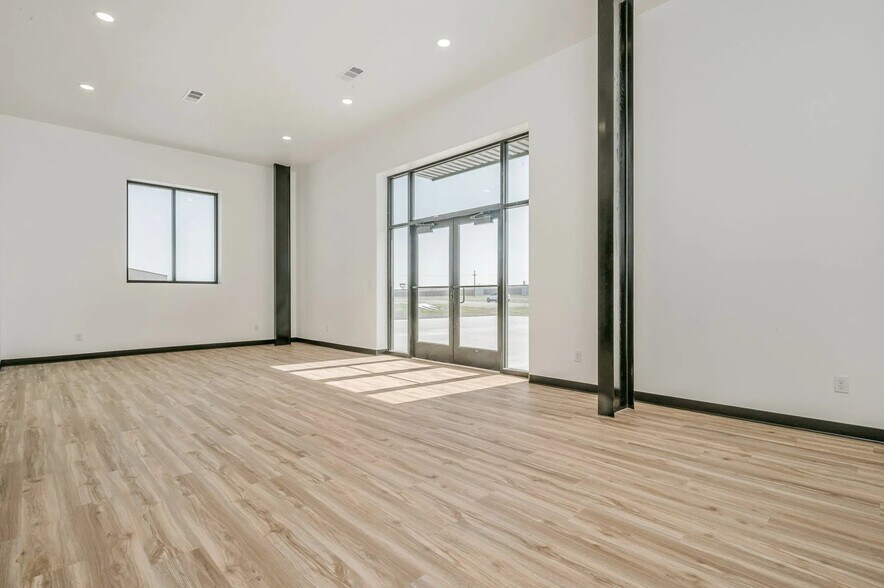 More Photos Of 13150 S Coulter St, Amarillo Warehouse For Lease