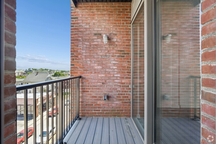 More Photos Of 10 Monroe St, Norwalk Apartments For Lease