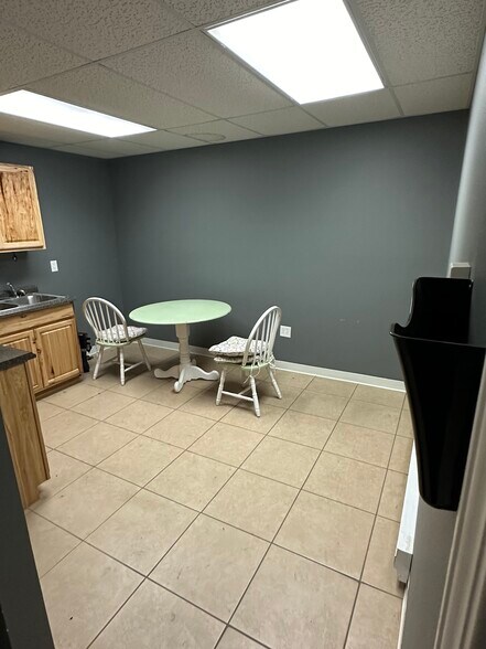 More Photos Of 410 S 1st St, New Salem Industrial For Sale