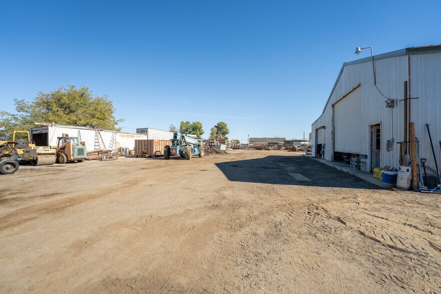 More Photos Of 42622 3rd St E, Lancaster Industrial For Sale