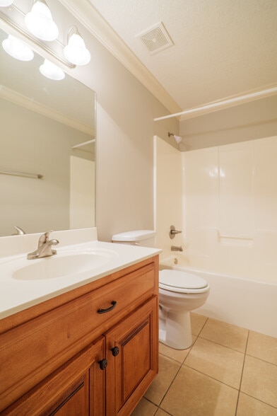 More Photos Of 3400 N Barack Obama Blvd, Valdosta Apartments For Sale